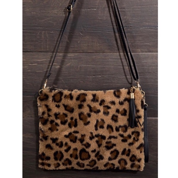 ✨LAST ONE✨FAUX FUR LEOPARD CROSSBODY/CLUTCH BAG - Picture 8 of 8